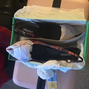 JRENEE Hesperia shoe size 13W